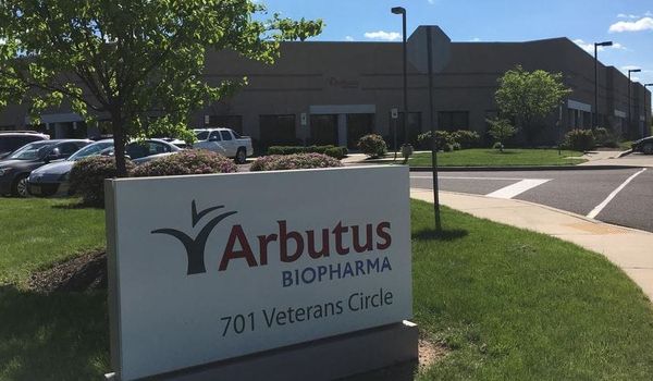 Injections ARN : Moderna perd un procès pour violation de brevet contre Arbutus Biopharma