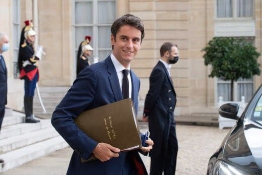 Macron rase gratis mais les coiffeurs de Bercy veulent leur dû