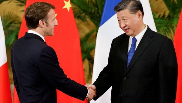 Macron: (Deux fois) 700 millions de Chinois, et moi, et moi, et moi !
