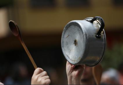 Le Courrier des Stratèges recense les « casserolades » quotidiennes