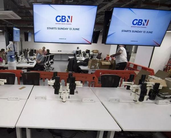 GB News censurée pour avoir laissé Naomi Wolf critiquer les injections Covid-19