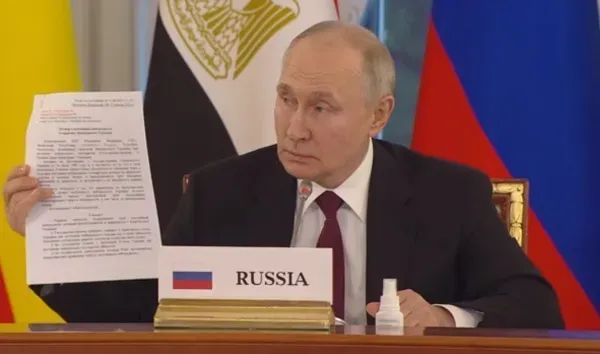 Poutine a-t-il eu raison de brandir un projet de paix non signé par l’Ukraine ?- par Edward Slavsquat