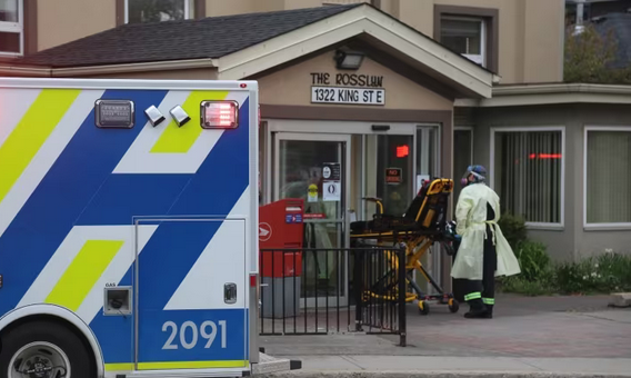 Royaume-Uni: les conséquences imprévues de l’obligation vaccinale dans les maisons de retraite