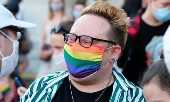 USA : un président d’Université poussé à la démission pour avoir aimé des Tweets antivax et anti LGBTQ