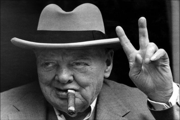 Seconde Guerre mondiale : Churchill et la victoire inachevée contre le fascisme (gris)
