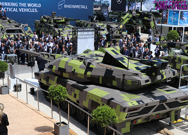 Le groupe d’armement Rheinmetall paie les députés allemands, par Ulrike Reisner