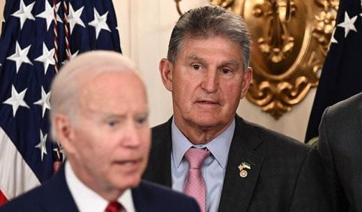 Comment Biden a menacé un sénateur pour faire valider sa loi Covid