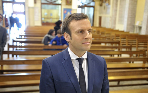 Macron vole au secours des églises, par Modeste Schwartz