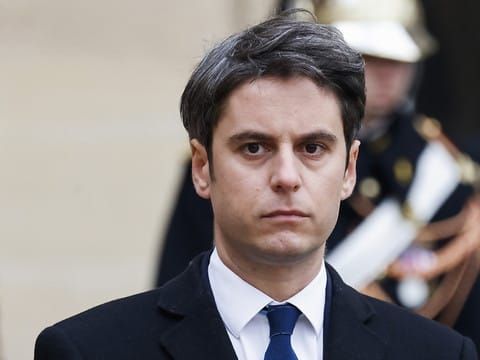 Attal sortira renforcé du conflit avec les agriculteurs, sans l’aide de Macron