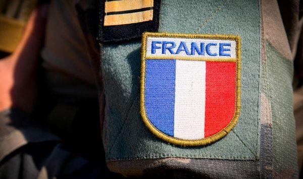 L’armée française, un escargot vide – par Yves-Marie Adeline