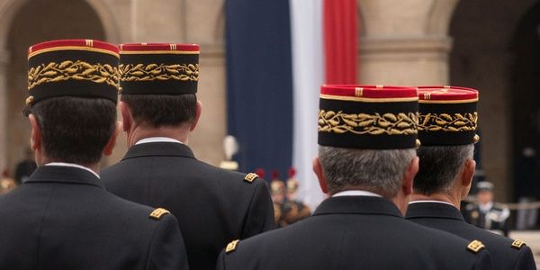ALERTE : des officiers généraux se rebellent contre la guerre de Macron en Ukraine