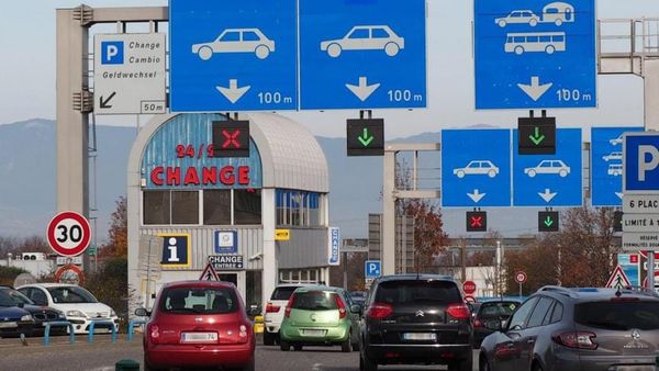 Retirer et transporter du cash, payer en cash : les règles officielles et la surveillance de Bercy