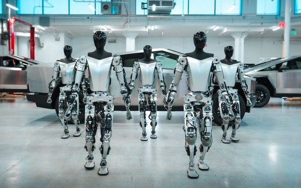 Elon Musk recrute et propose 3 600 euros de l’heure pour former des robots