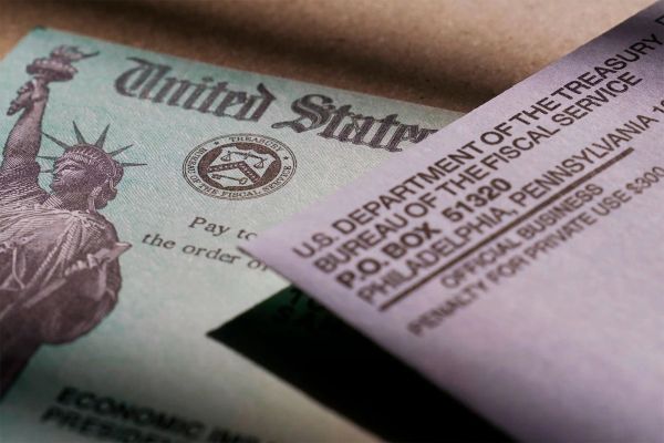 USA : une femme arnaque plus d’un million de dollars des programmes d’aide COVID