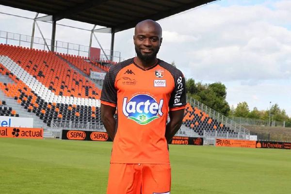 Un ancien de l’AJA met fin à sa carrière après injections Pfizer