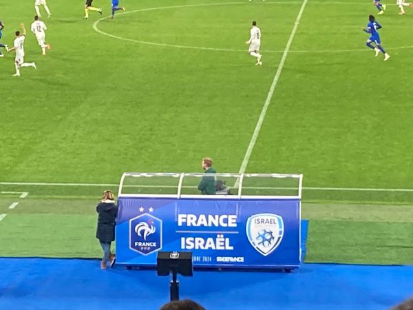 Stade de France : ce n’est plus la Cour de Versailles, mais celle de Tel-Aviv !