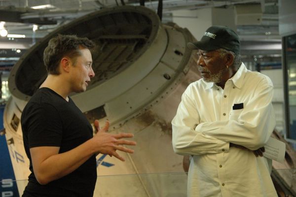 Morgan Freeman fait bondir les actions de Tesla