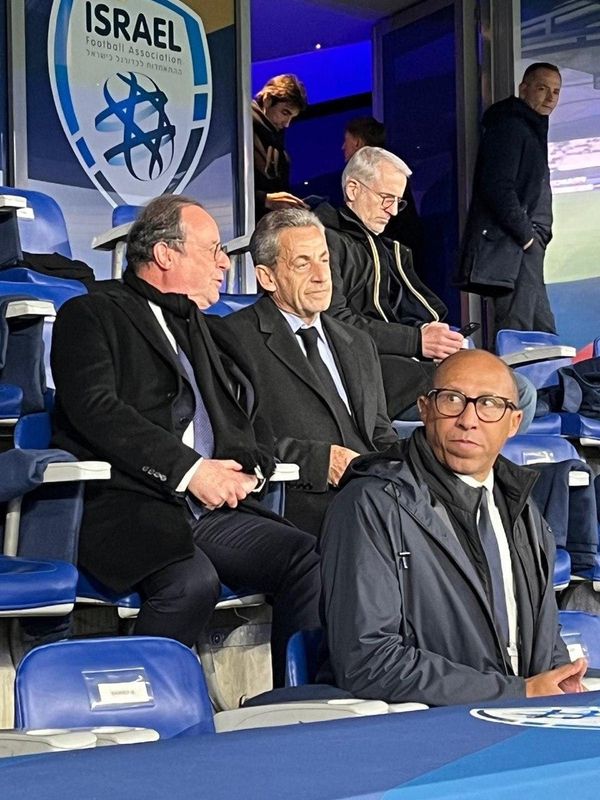 De crises en crises : la France du football ; la risée de monde entier , par Michel goldstein