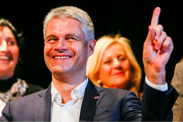 Wauquiez est un génie! Il veut renvoyer les OQTF….en France!