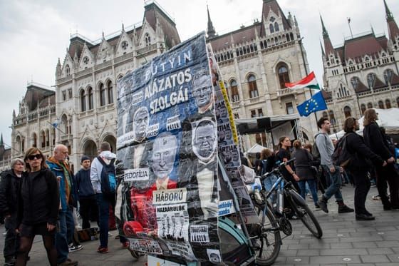 Poutine ou Trump : qui est le modèle de Viktor Orbán pour contrôler les ONG ? Par Ulrike Reisner