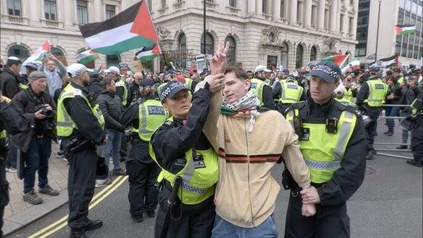 Lois antiterroristes détournées ? Comment Londres cible des journalistes et activistes pro-palestiniens