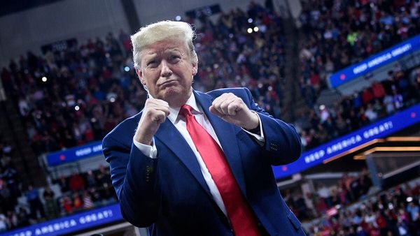 Incroyable: Trump a truqué le bombardement de l’Iran  comme un match de catch