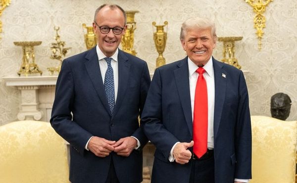 Merz s’incline devant Trump : l’Allemagne reste vassale des États-Unis, par Ulrike Reisner