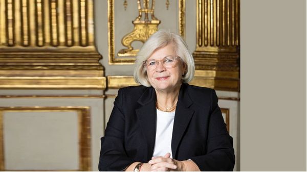 Vautrin veut limiter les écrans aux tout-petits, mais sans sanctionner