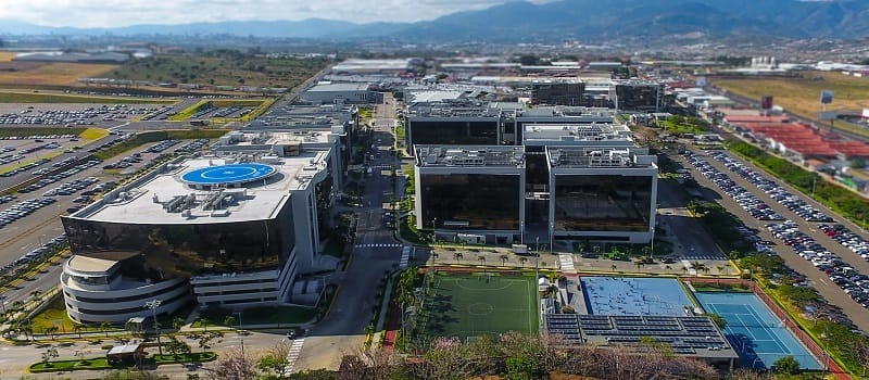 Parque empresarial y operaciones corporativas vinculadas al ecosistema de zonas francas en Costa Rica.