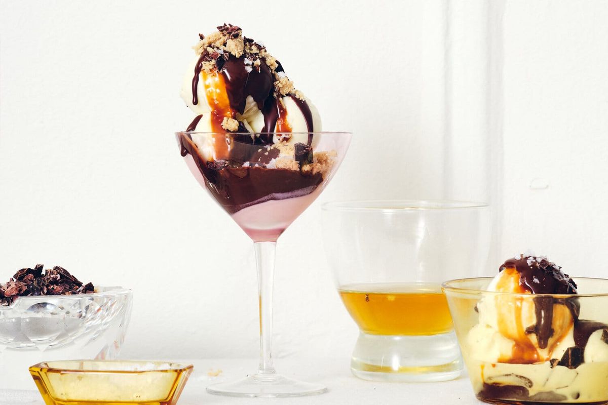 Black and White Sundae Bar