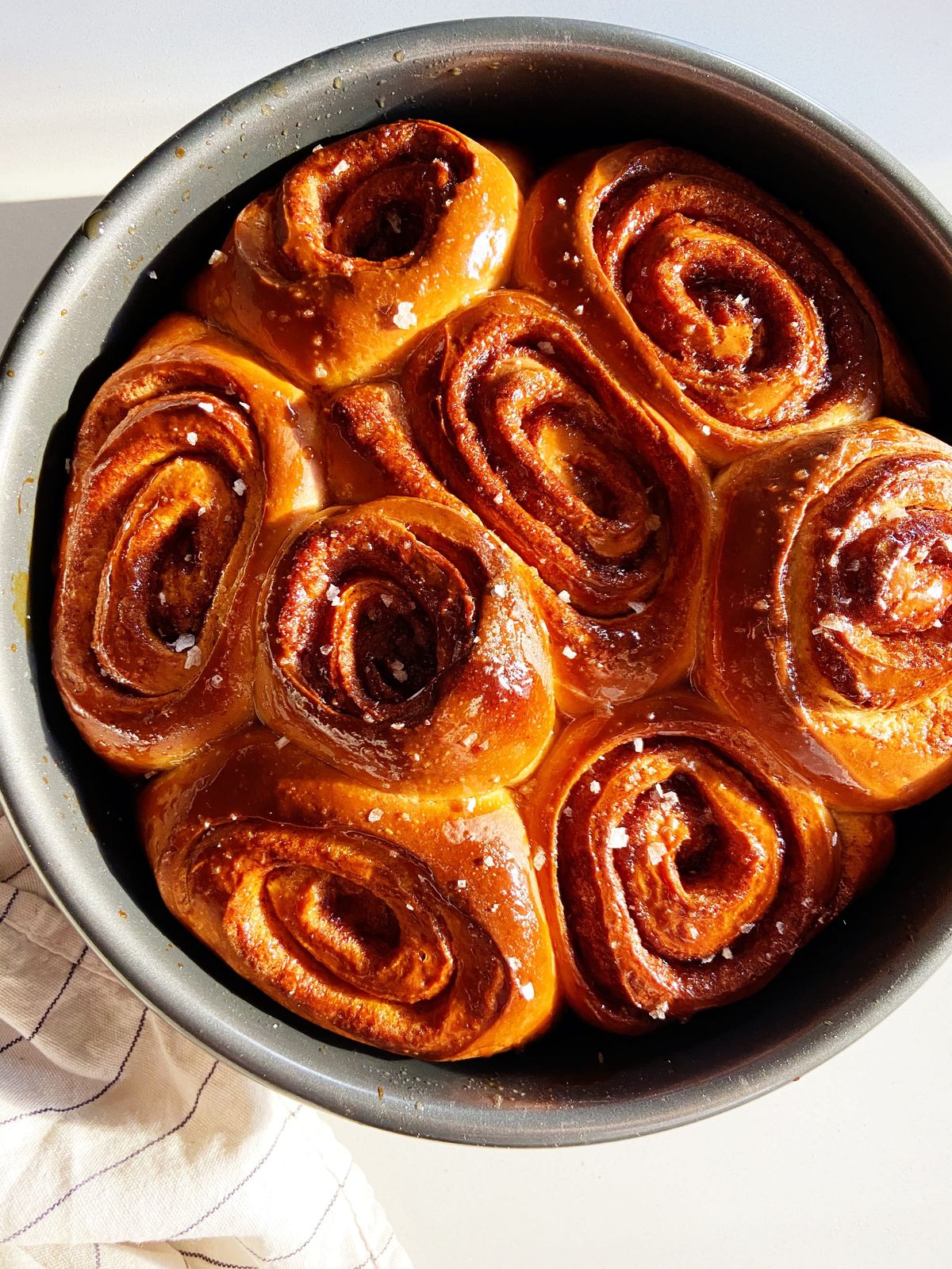 sticky cinnamon rolls