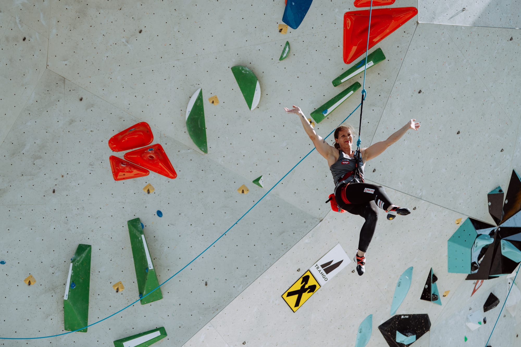 Jasmin Plank waves towards the crowd after her attempt