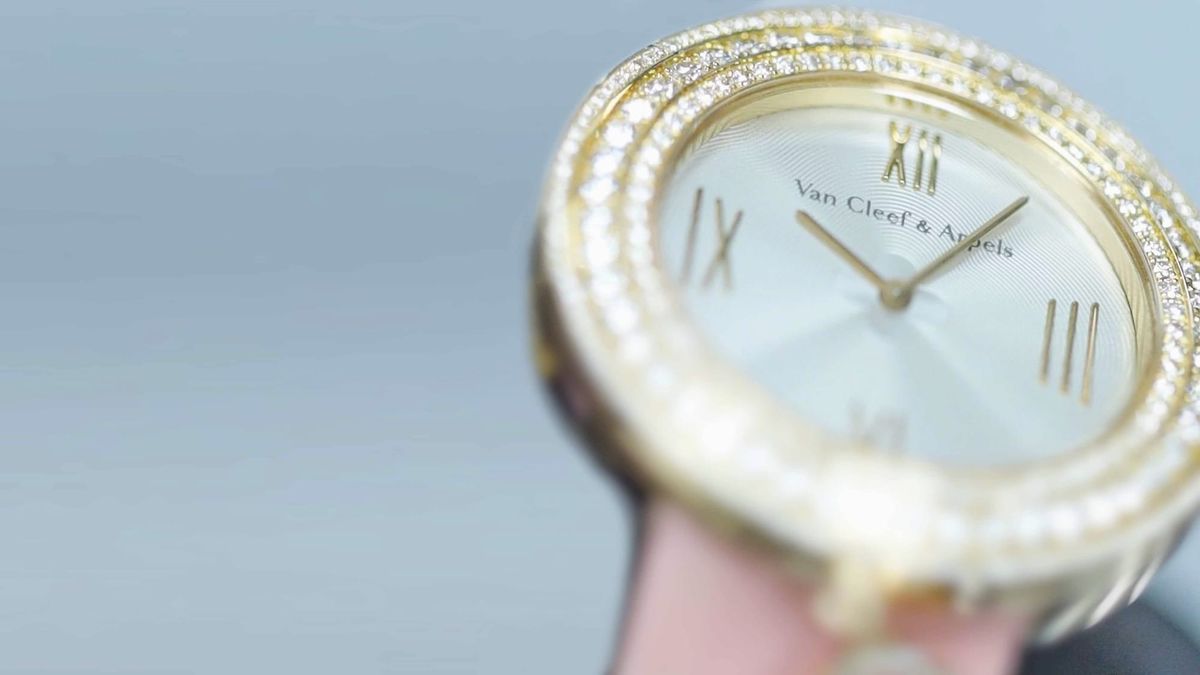 Van Cleef & Arpels 'CHARM' | 044459 | WATCH REVIEWS | No. 25
