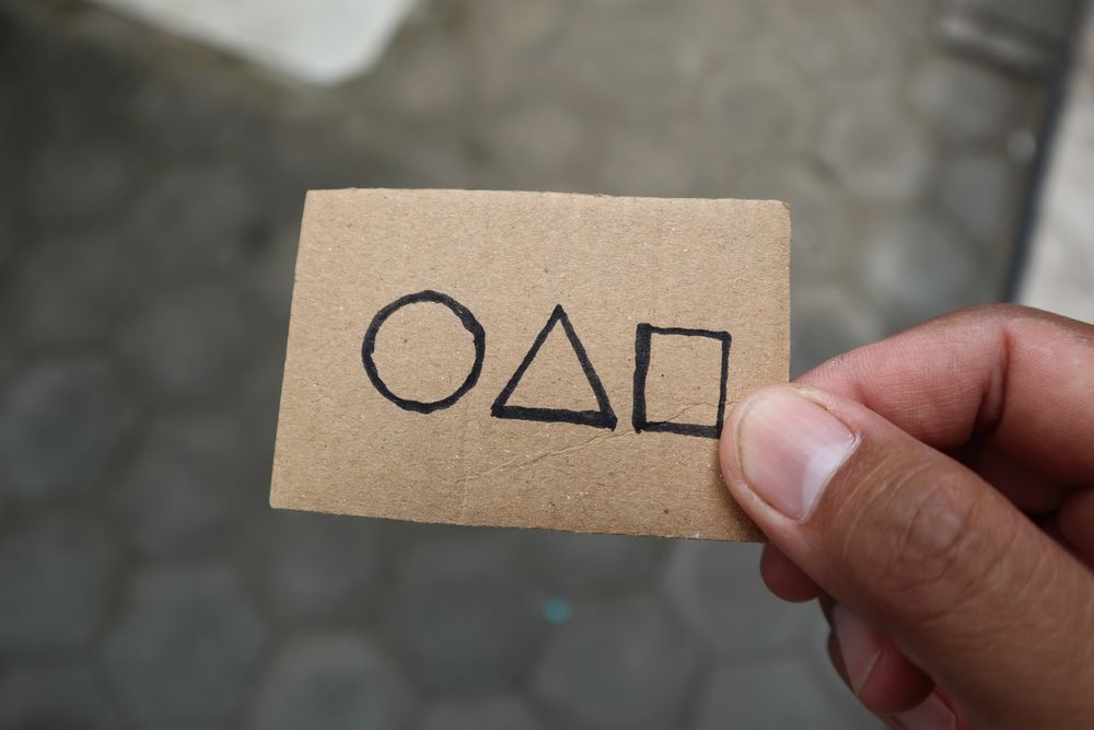 Почти каждый второй россиянин смотрит на работе сериалы