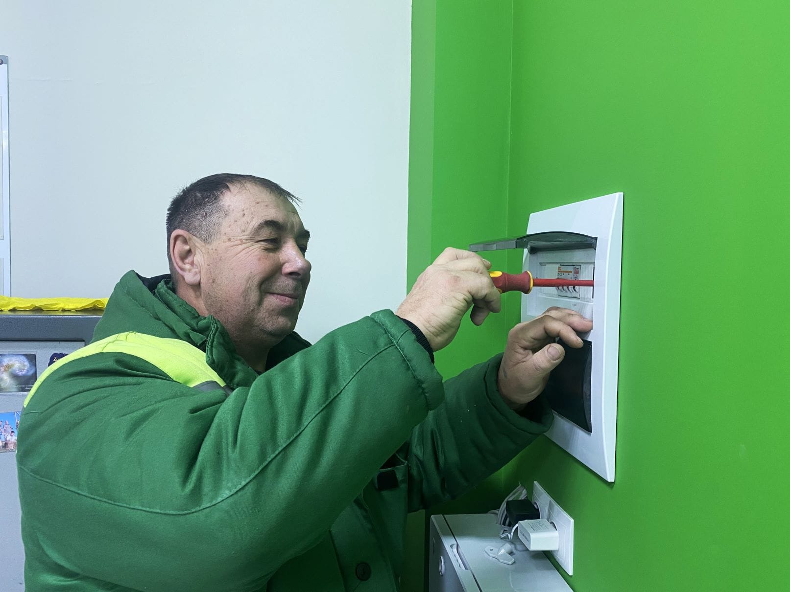 «На работе я очень осторожный и внимательный ради тех, кто ждет меня дома»: откровения электрика