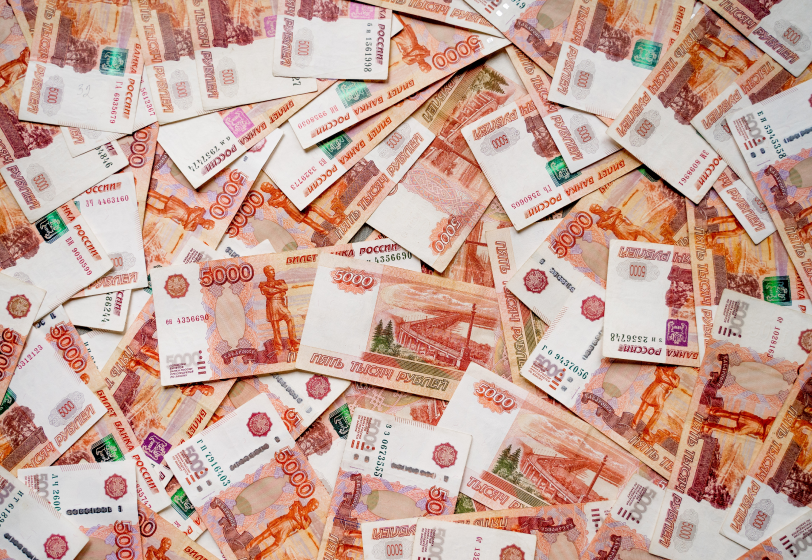 Новосибирск vs Екатеринбург: где в 2024 предлагают больше вакансий с зарплатой от 100 тысяч?