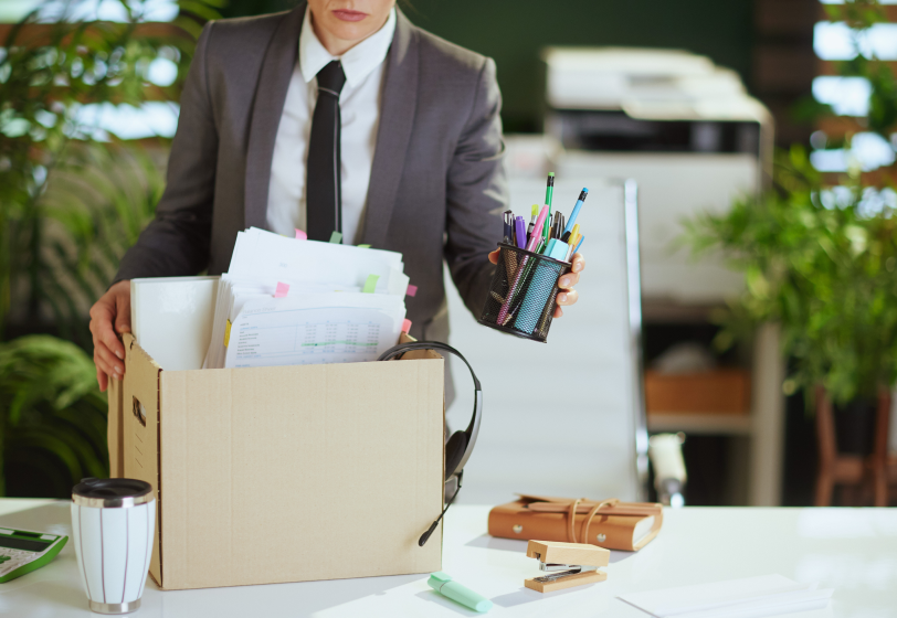 Меня уволили перед Новым годом: на что жить до конца праздников?