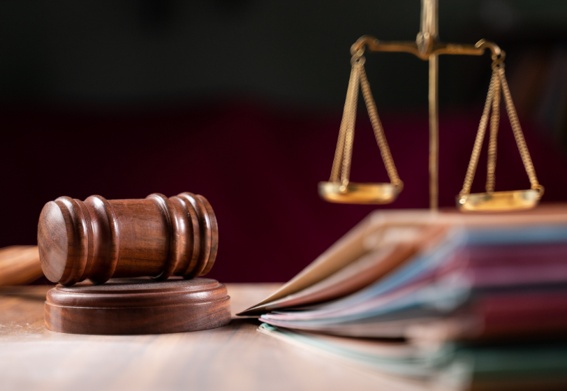 Увольнение по соцконтракту и незаконная прослушка: отвечаем на вопросы читателей о трудовых правах. Часть 2