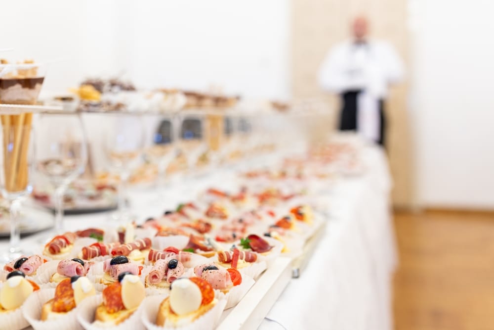 «Хороший руководитель должен быть немного шоуменом»: разговор с владельцем сервиса кейтеринга