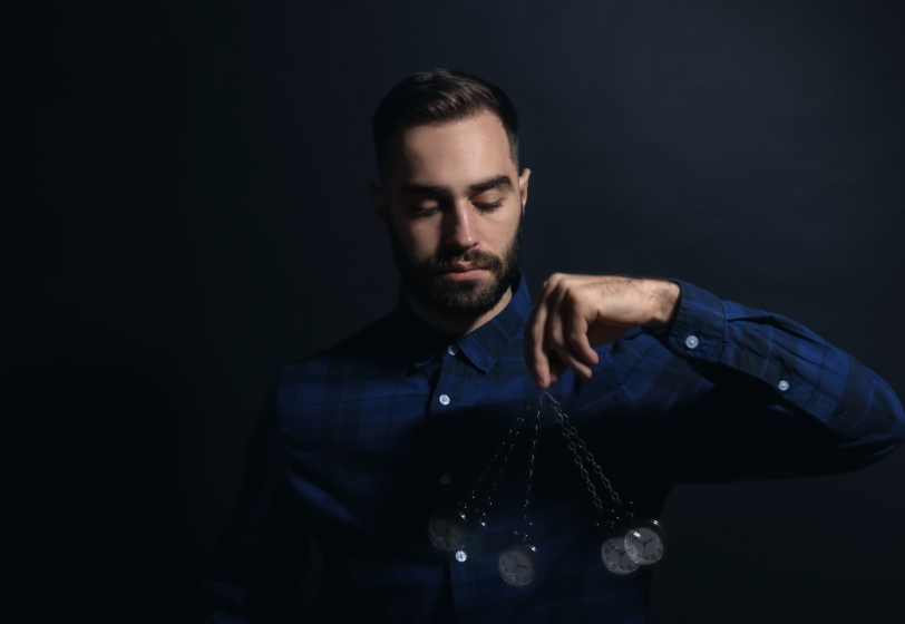 «Из историка в айтишника, из предпринимателя в гипнотерапевта»: четыре истории крутых карьерных поворотов