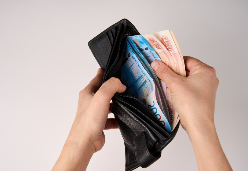 Просят занять денег «до зарплаты»: как вежливо отказать коллеге