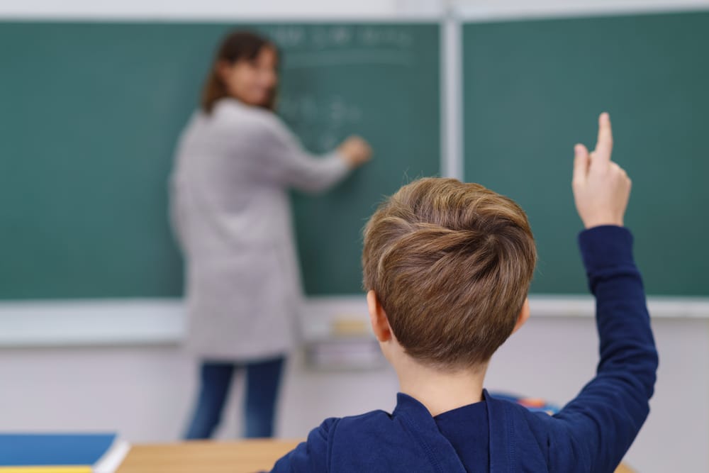 Учителей хотят защитить от увольнения за посты в соцсетях