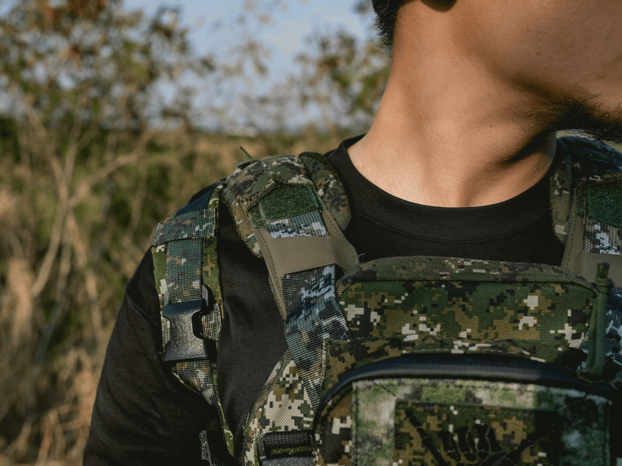 AG112 柵欄式包圍,透過 Tegris 材質解決結構力不足的問題,兼顧透氣、長時間省力等特性。圖片:傲骨裝備屋