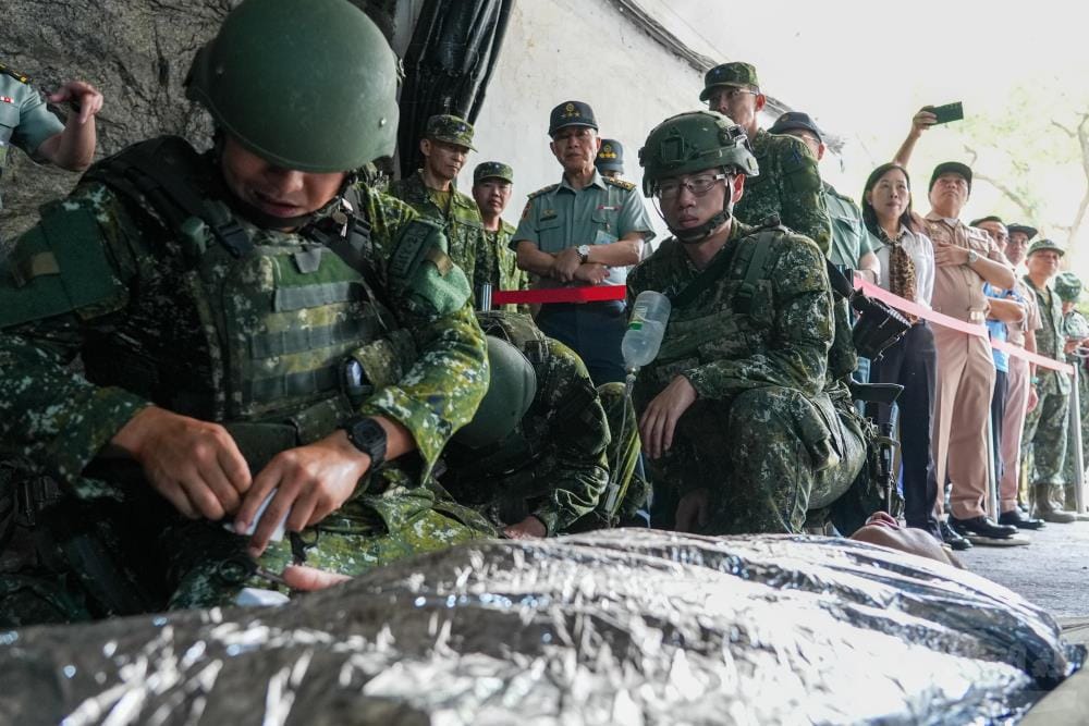圖片取自軍聞社:2026.06.03 鍾副部長視導醫療整合演練 勉精進專業提升戰傷醫護量能