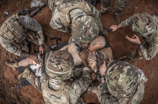 CUF 是什麼？出血控制與急救三階段的關鍵指引｜TCCC 戰傷急救