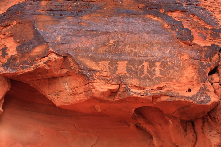 Mouse's Tank Petroglyphs