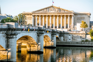 Crédit immobilier : la règle des 35 % d'endettement maintenue après le retrait de la proposition Causse