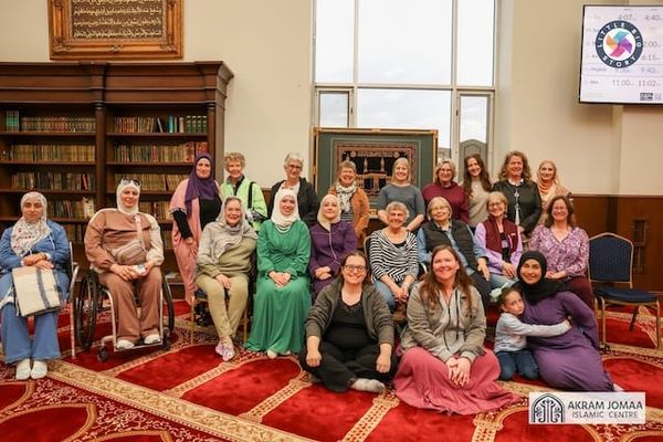 Women of Calgary bridge divides, explore Islam at Interfaith gathering
