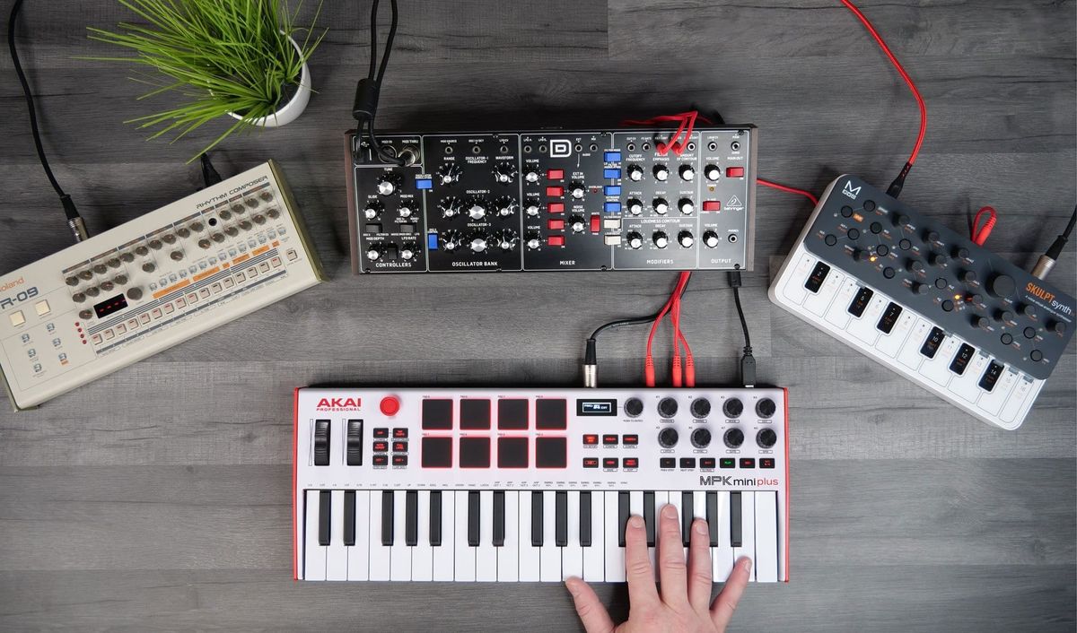 Arturia MiniLab 3 vs. Akai MPK Mini Plus: Which Controller Reigns Supreme?