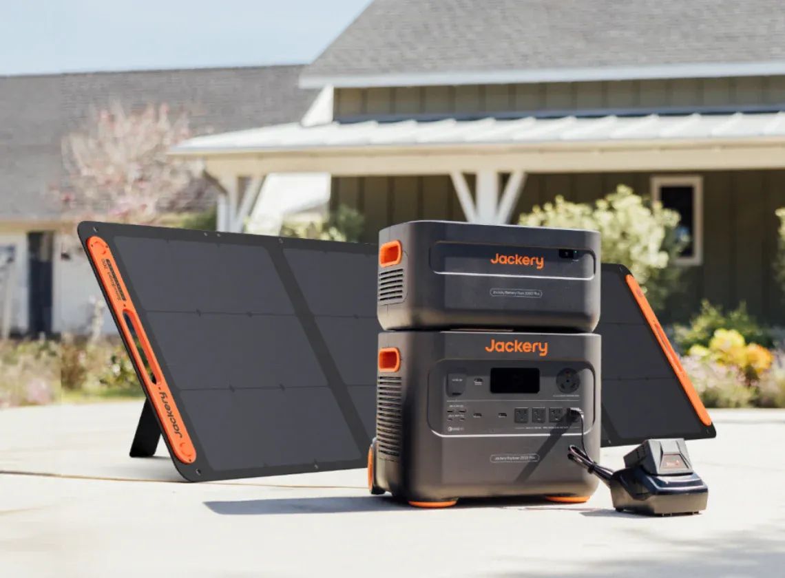 Jackery Solar Generator 2000 Plus Review: Silent Solar Muscle for Blackouts and the Future of Off-Grid Resilience Post image